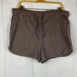 Lesportsac Brown Shorts Size M NWT